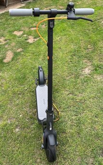 Elektrokoloběžka Ninebot Kickscooter F30E by Segway - 2