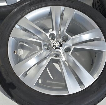 KOLA SKODA KAROQ SUPERB III 215/50R18 92W 18" ET45 - 2