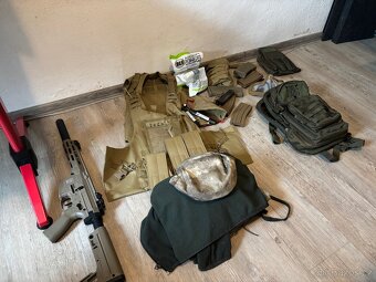 Prodám plnou výbavu na airsoft měsíc používaný - 2