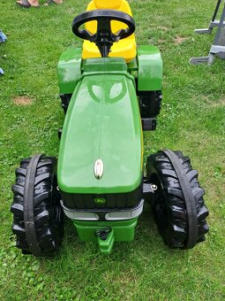 Šlapací traktor John Deere - 2