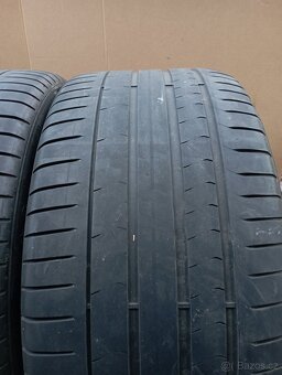 Letní sada pneu 245/40/20 a 275/35/20 runflat - 2