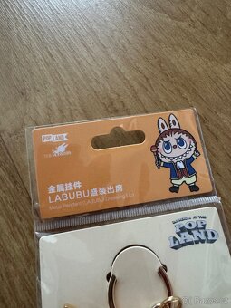 Originalni privesek Pop Land Labubu - 2
