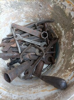 Klíče různé staré - 2