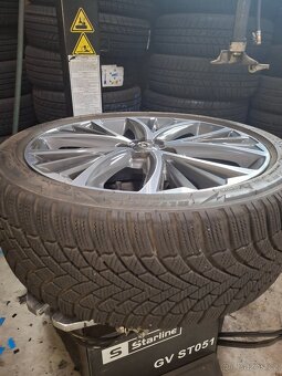 Prodám kompletní Alu kola originál toyota - 2