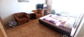 1+kk O.- Fifejdy, gen. Píky, doplatky na bydlení nevadí... - 2