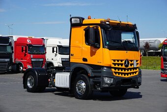 Mercedes-Benz Arocs 1848 4x4H - tahač návěsů s hydraulikou - 2