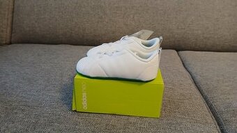 Dětské boty adidas vel.20 EUR - NOVÉ - dárkové balení - 2