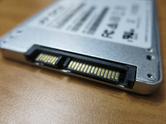 prodám 2.5" disk SSD OCZ ARC-100 SATA3/6G 120GB hliníkový - 2