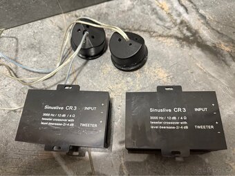 Výškově reproduktory a výhybky. - 2