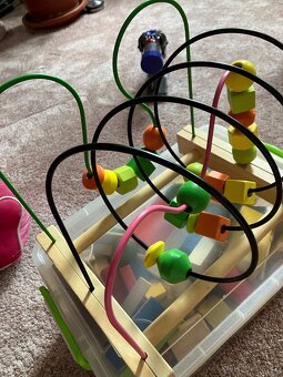 Dreveny labyrint a drevena stavebnice. - 2