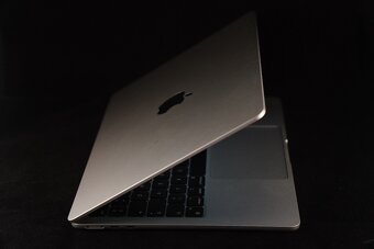 MacBook Air 13" Apple M2 (2022) - 2