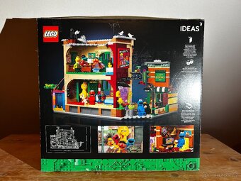 LEGO® Ideas 21324 Sesame Street - 2