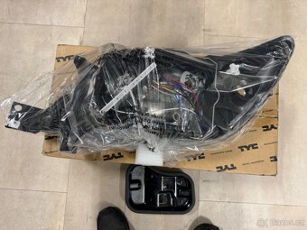 Přední světlo Mercedes Sprinter - 2