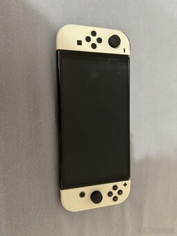 SWITCH OLED +  2xJOY CON + Case - 2