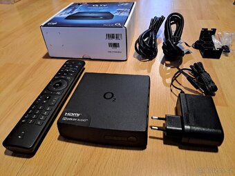 One Play Set-top box od O2 (O2TV) s příslušenstvím - 2