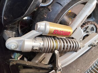 Suzuki GSX 750 - 2