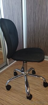 Prodám malou kancelářskou zidli - 2