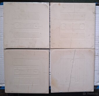 Obkladačky 15×15 cm, šedé, 2. jakost - 2