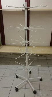 Stojan s otočnými patry - 2