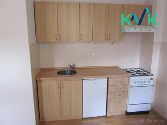 Pronájem bytu 1KK, 27,80 m2, cihla, v OV, 2 patro,  ul. Král - 2
