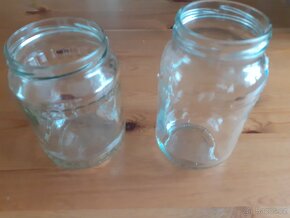 Větší množství zavařovací sklenic na zelí pickles apod. - 2