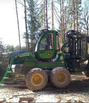 Vyvážecí souprava JOHN DEERE 1010G - 2