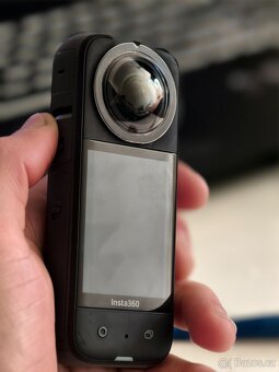 Insta 360 X3 + Tripod a ochrané čočky - 2
