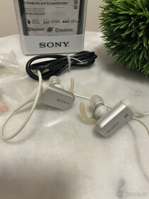 Bezdrátová sluchátka Sony MDR-AS600BT - 2