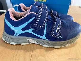 Dívčí celoroční obuv s membránou Richtex vel. 34 - 2