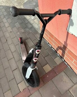 Dětská koloběžka a odrážedlo Scoot & Ride Highway - 2