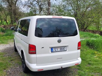 VW Caravelle T5, automat, 4×4, 8 míst , 2× šoupačky - 2