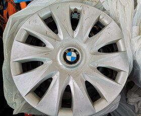 Plechové disky r16 a poklice, oboje originál BMW - 2
