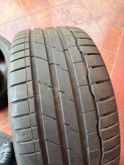 Hankook Ventus S1 Evo 3 245/40 R19 - 2