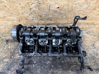 KOMPLETNÍ HLAVA MOTORU 1.9 TDI 77KW 038103373R - 2