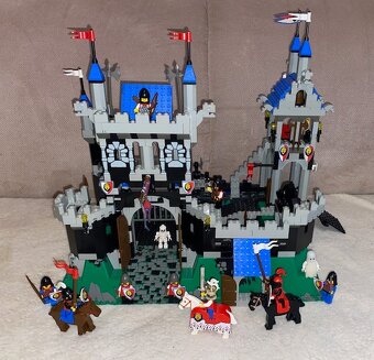 LEGO 6090 - Royal Knights Castle - 2