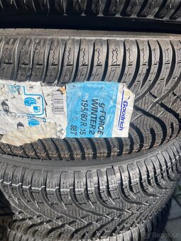 Ford B-max nova zimní sada 195/60 R15 - 2