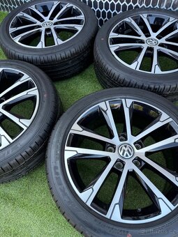 Volkswagen GOLF 225/45 R17 LETNÍ ORIGINÁLNÍ SADA 2024 - 2