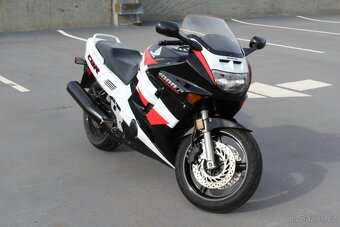Honda CBR1000F - 2