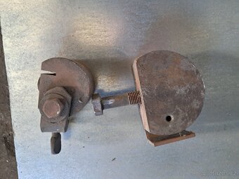 Přípravky na střešní okapové háky - 2