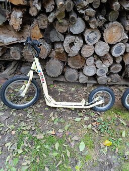 2 x dětská koloběžka a 1 x dětské kolo - 2