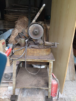 vybavení zám. dílny - 2