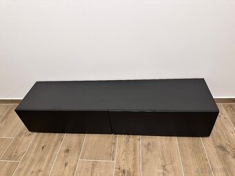 TV stolek - závěsný na zeď - 2