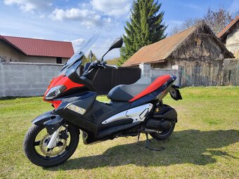 Aprilia SR MAX 125 - 2