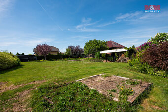 Pronájem pozemku k bydlení, 450 m², Stěžery - 2