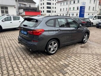 BMW X1 xDrive 25 d M Sportpaket rok 09/2017 - 2