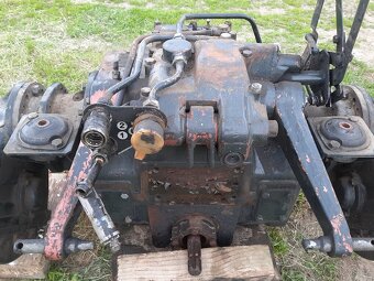 Víko hydrauliky Zetor - 2