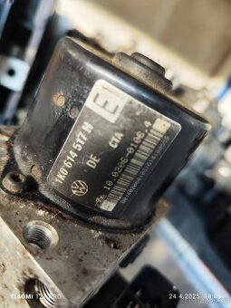 ABS pumpa 1K0 907 379 K/1K0614517H - 2