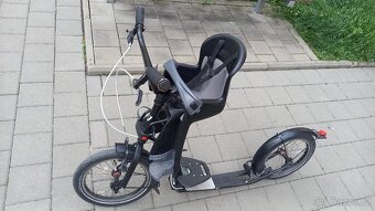 Koloběžka se sedačkou a stupátkem - 2