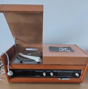 Gramofon a rádio Opereta - 2