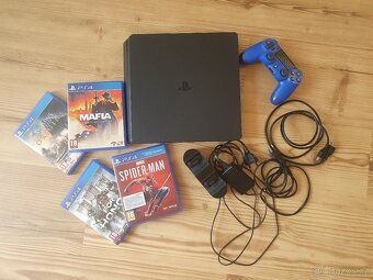 Playstation 4 + 4hry - 2
